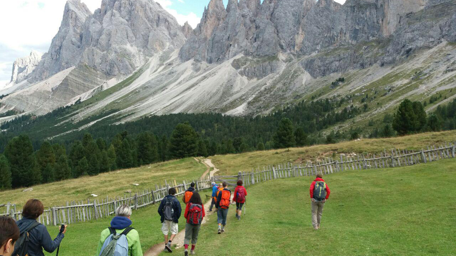 Jonas Trekking tra Val di Funes e Val Gardena